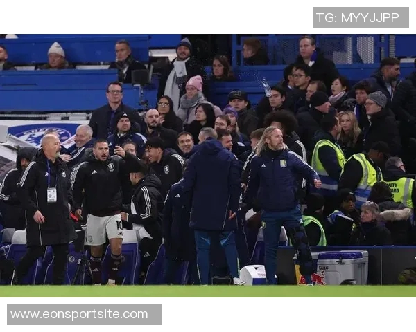 英媒报道维拉切尔西争抢波尔图前锋阿格霍瓦解约金高达1亿欧元